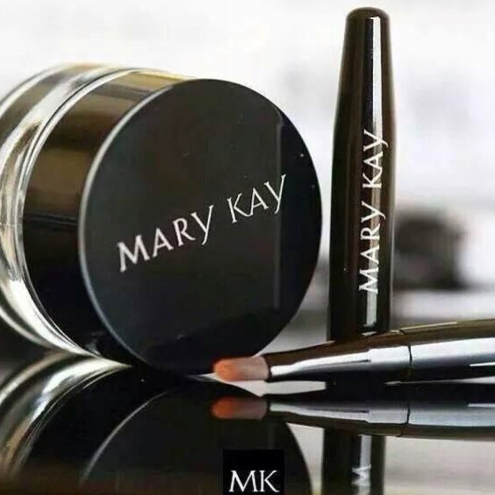 NWT MK Gel Eyeliner w/ Expandable Brush Applicator